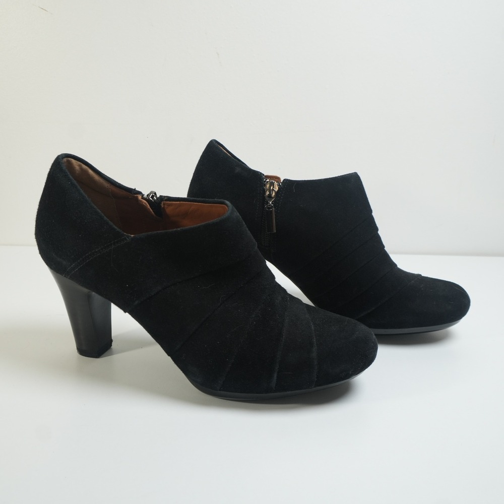 Clarks Artisan Ankle Boots Women‎ 7M Black Suede Pleated Ruched Block Heel Zip